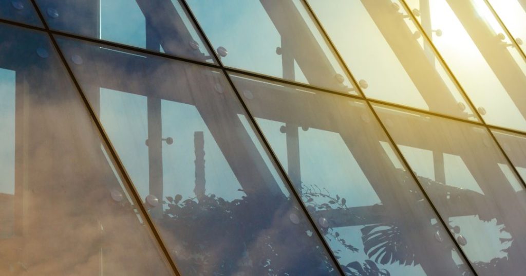 Fachadas de vidro em Betim