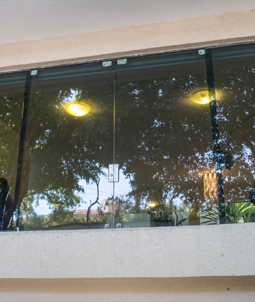 janela de vidro em Betim